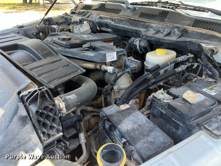 image for item DO2427 2012 Dodge Ram 3500HD Crew Cab flatbed pickup truck