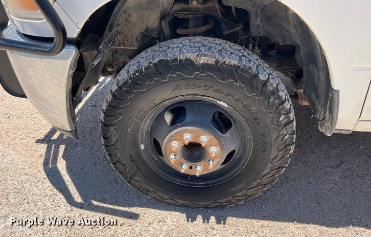 image for item DO2427 2012 Dodge Ram 3500HD Crew Cab flatbed pickup truck