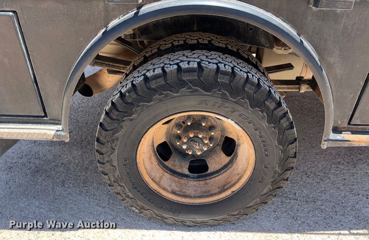 image for item DO2427 2012 Dodge Ram 3500HD Crew Cab flatbed pickup truck