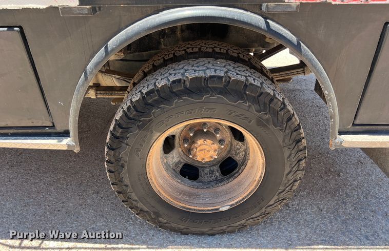 image for item DO2427 2012 Dodge Ram 3500HD Crew Cab flatbed pickup truck