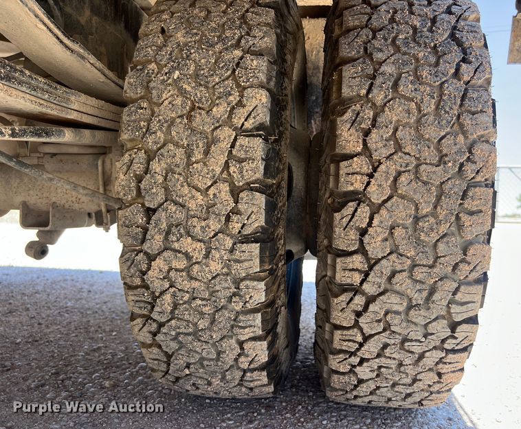 image for item DO2427 2012 Dodge Ram 3500HD Crew Cab flatbed pickup truck