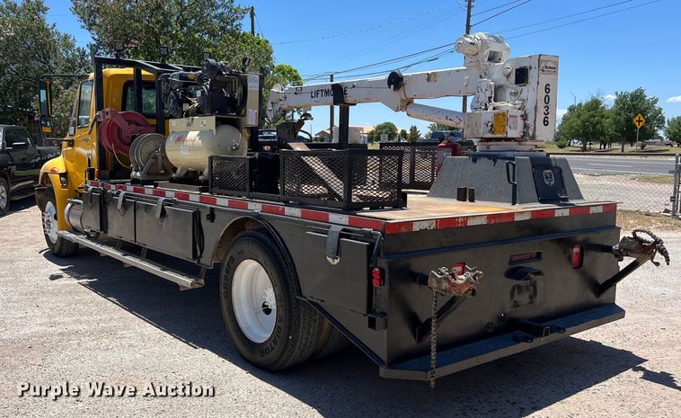 image for item DO2428 2013 International  DuraStar 4300 flatbed truck with crane