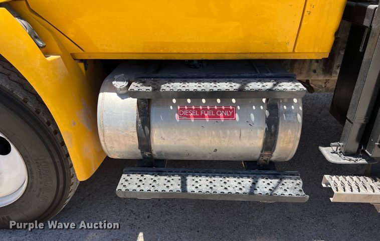 image for item DO2428 2013 International  DuraStar 4300 flatbed truck with crane