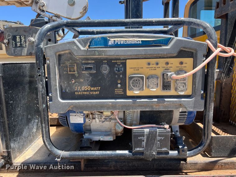 image for item DO2428 2013 International  DuraStar 4300 flatbed truck with crane