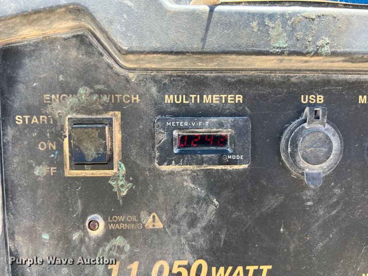 image for item DO2428 2013 International  DuraStar 4300 flatbed truck with crane