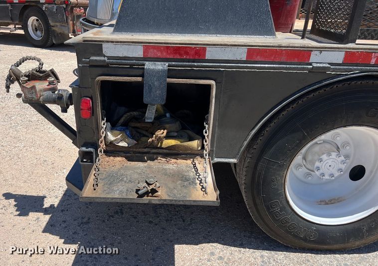 image for item DO2428 2013 International  DuraStar 4300 flatbed truck with crane