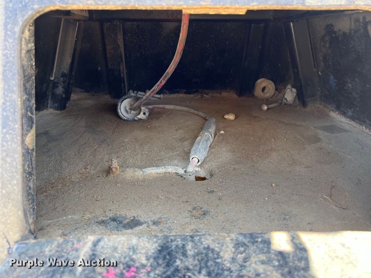 image for item DO2428 2013 International  DuraStar 4300 flatbed truck with crane