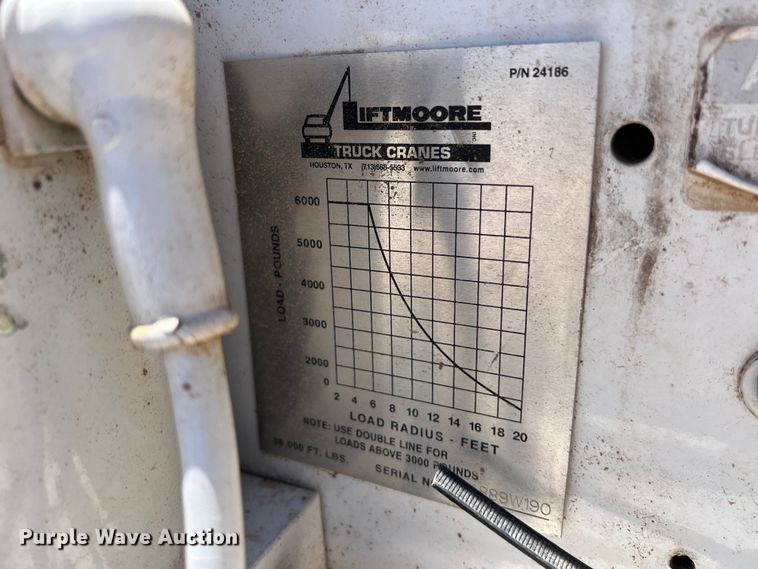 image for item DO2428 2013 International  DuraStar 4300 flatbed truck with crane