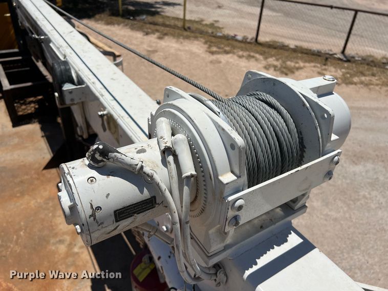 image for item DO2428 2013 International  DuraStar 4300 flatbed truck with crane