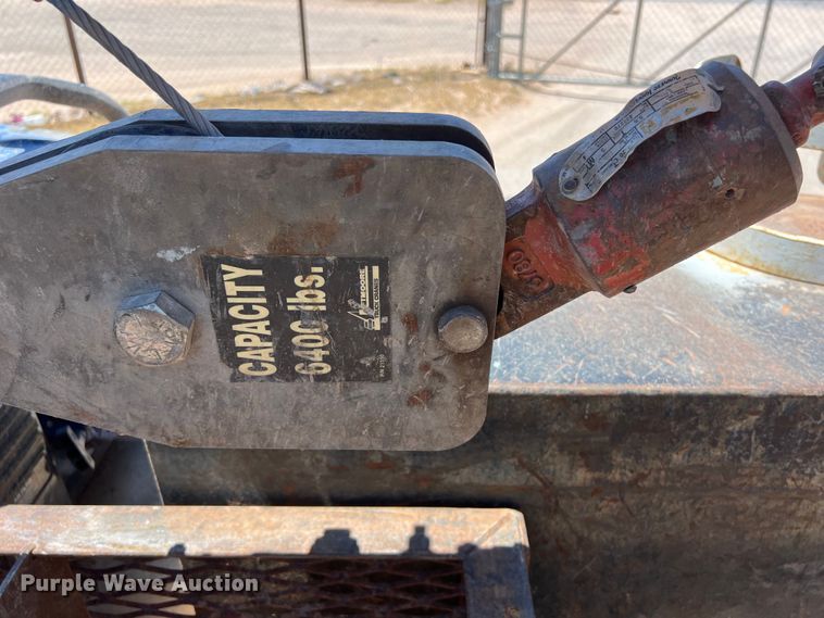 image for item DO2428 2013 International  DuraStar 4300 flatbed truck with crane