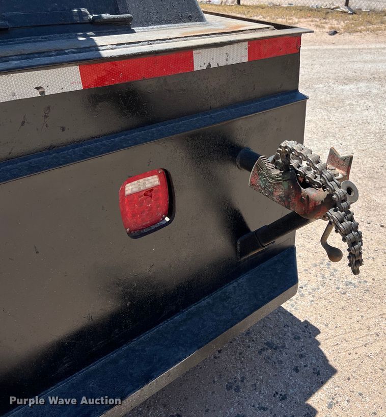 image for item DO2428 2013 International  DuraStar 4300 flatbed truck with crane