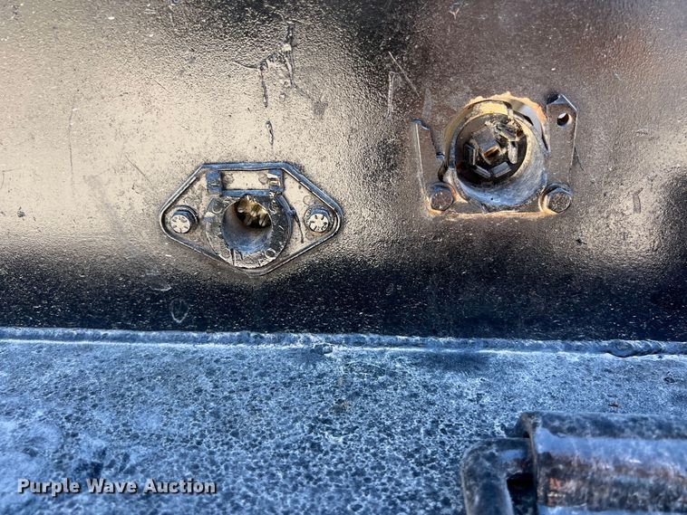 image for item DO2428 2013 International  DuraStar 4300 flatbed truck with crane