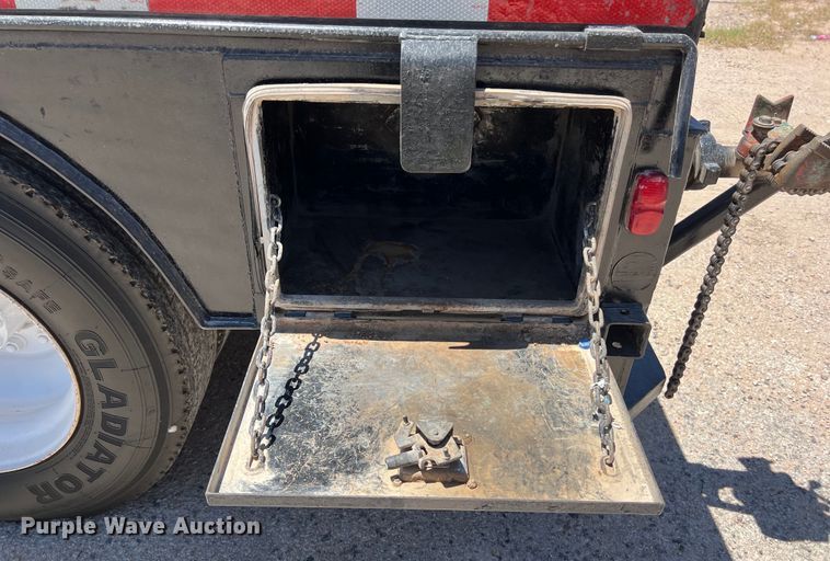 image for item DO2428 2013 International  DuraStar 4300 flatbed truck with crane