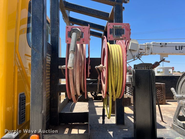 image for item DO2428 2013 International  DuraStar 4300 flatbed truck with crane