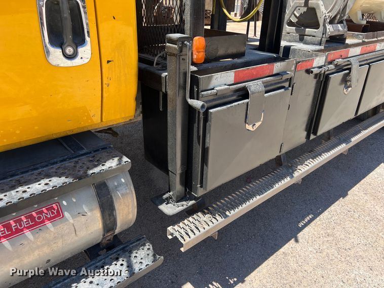 image for item DO2428 2013 International  DuraStar 4300 flatbed truck with crane