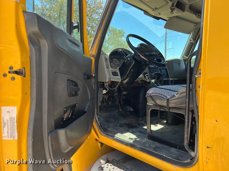 image for item DO2428 2013 International  DuraStar 4300 flatbed truck with crane