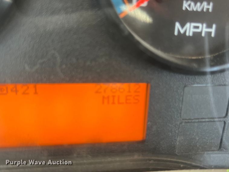 image for item DO2428 2013 International  DuraStar 4300 flatbed truck with crane