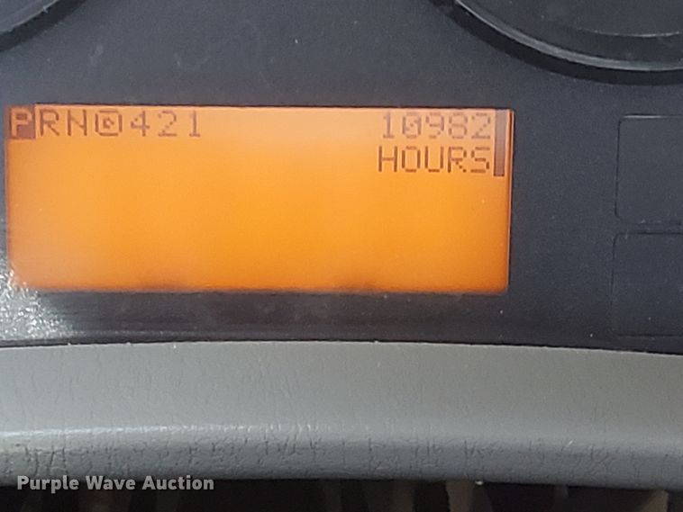 image for item DO2428 2013 International  DuraStar 4300 flatbed truck with crane