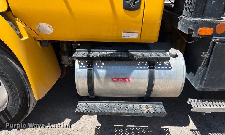 image for item DO2429 2018 International  DuraStar 4300 flatbed truck with crane