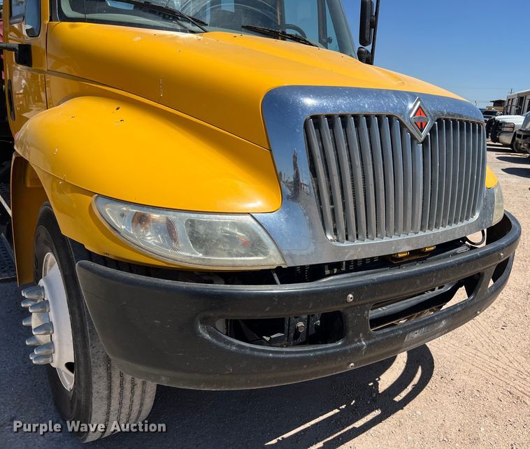 image for item DO2429 2018 International  DuraStar 4300 flatbed truck with crane