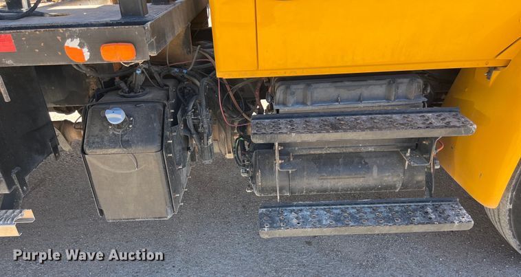 image for item DO2429 2018 International  DuraStar 4300 flatbed truck with crane