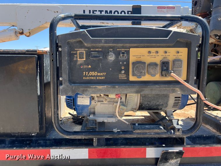 image for item DO2429 2018 International  DuraStar 4300 flatbed truck with crane