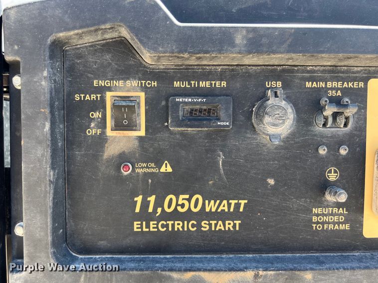 image for item DO2429 2018 International  DuraStar 4300 flatbed truck with crane