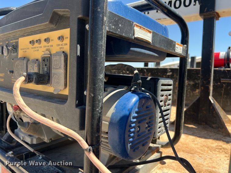 image for item DO2429 2018 International  DuraStar 4300 flatbed truck with crane