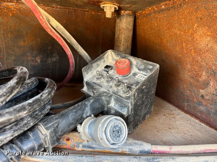 image for item DO2429 2018 International  DuraStar 4300 flatbed truck with crane