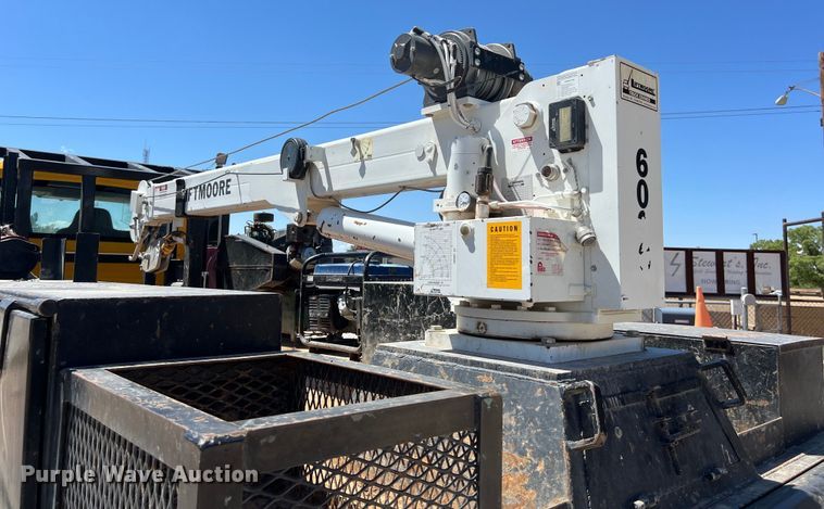 image for item DO2429 2018 International  DuraStar 4300 flatbed truck with crane