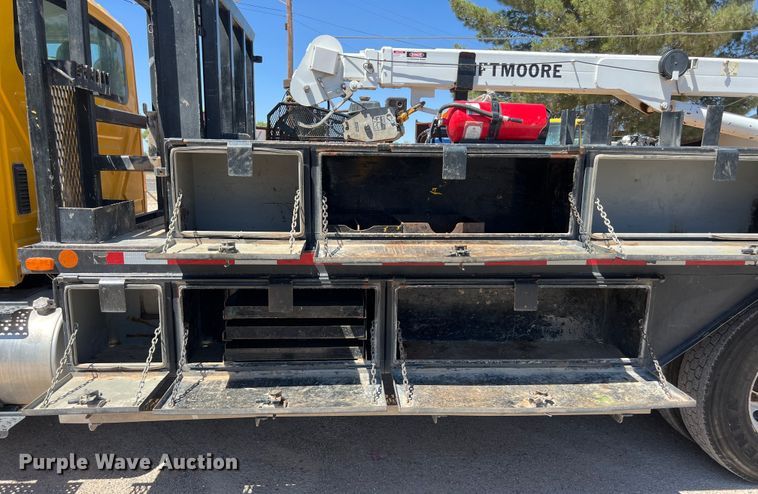 image for item DO2429 2018 International  DuraStar 4300 flatbed truck with crane