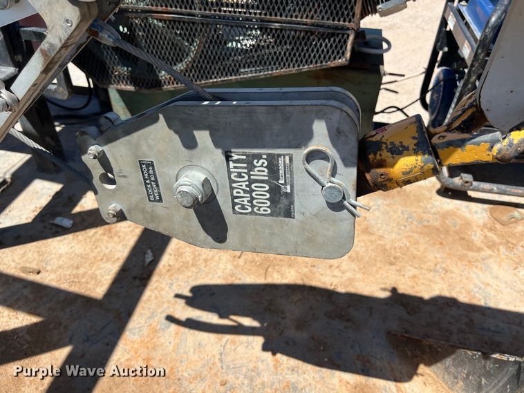 image for item DO2429 2018 International  DuraStar 4300 flatbed truck with crane