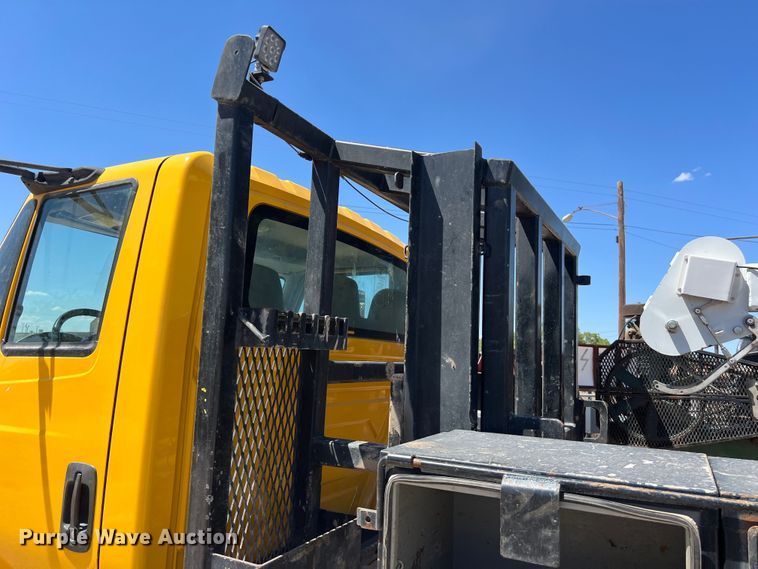 image for item DO2429 2018 International  DuraStar 4300 flatbed truck with crane