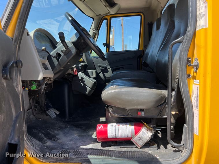 image for item DO2429 2018 International  DuraStar 4300 flatbed truck with crane