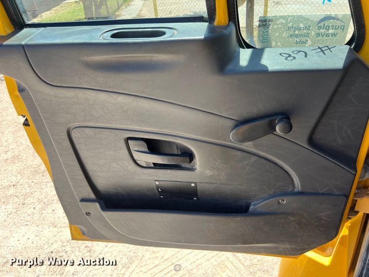 image for item DO2429 2018 International  DuraStar 4300 flatbed truck with crane