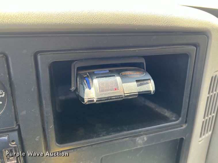 image for item DO2429 2018 International  DuraStar 4300 flatbed truck with crane