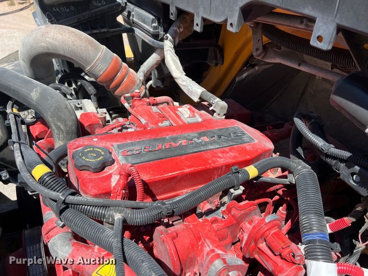 image for item DO2429 2018 International  DuraStar 4300 flatbed truck with crane