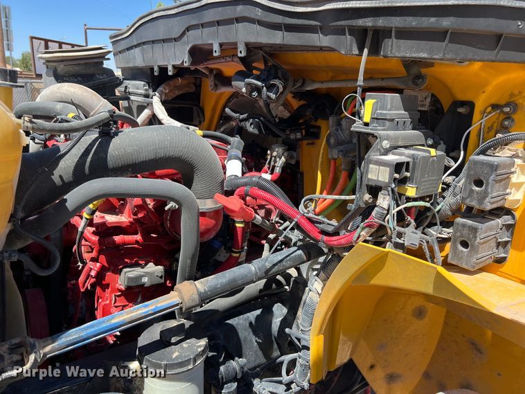 image for item DO2429 2018 International  DuraStar 4300 flatbed truck with crane