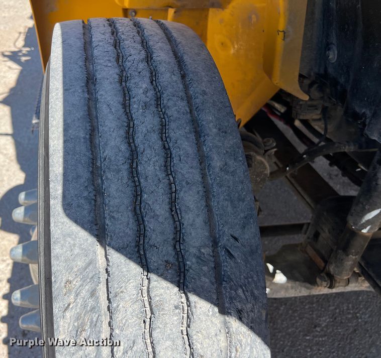 image for item DO2429 2018 International  DuraStar 4300 flatbed truck with crane