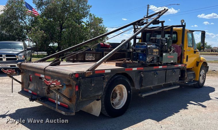 image for item DO2430 2009 International  DuraStar 4300 winch truck