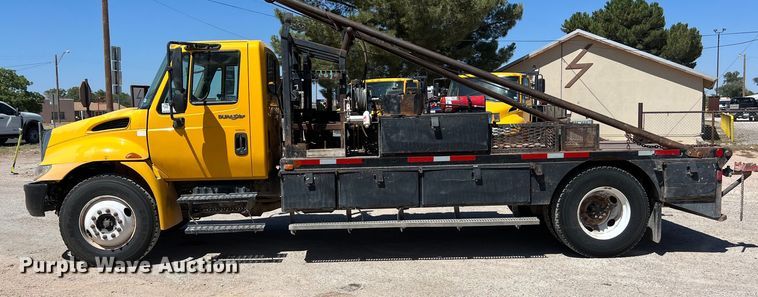 image for item DO2430 2009 International  DuraStar 4300 winch truck