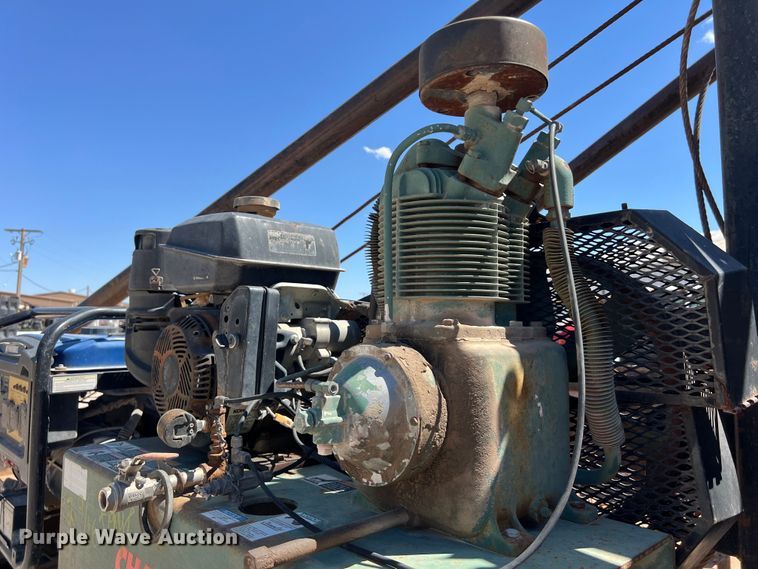 image for item DO2430 2009 International  DuraStar 4300 winch truck