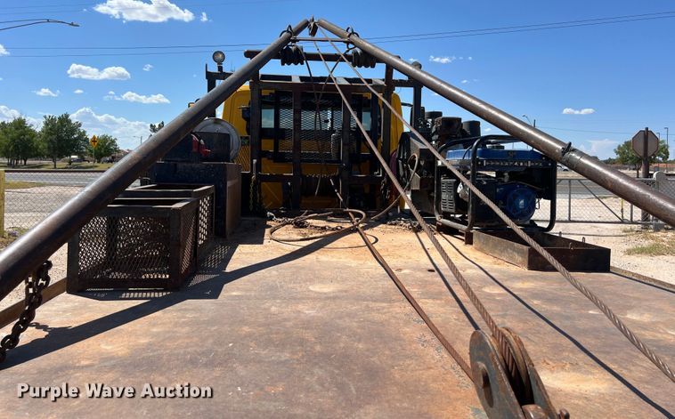 image for item DO2430 2009 International  DuraStar 4300 winch truck