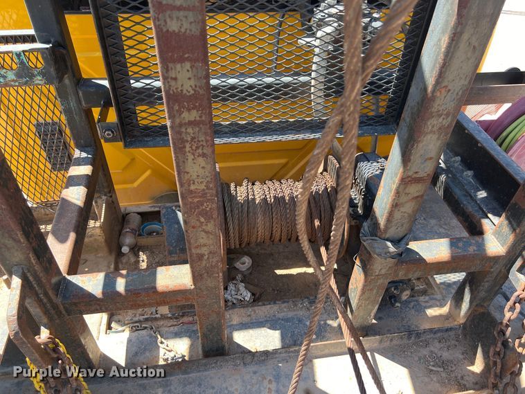 image for item DO2430 2009 International  DuraStar 4300 winch truck