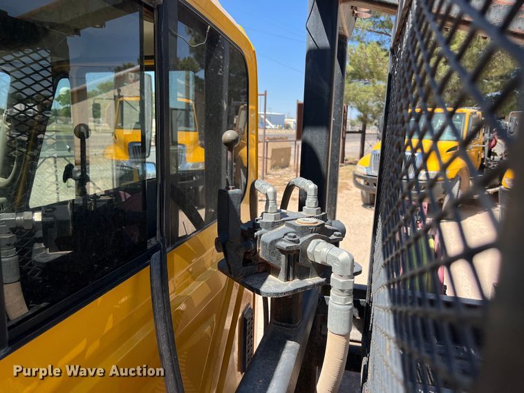 image for item DO2430 2009 International  DuraStar 4300 winch truck