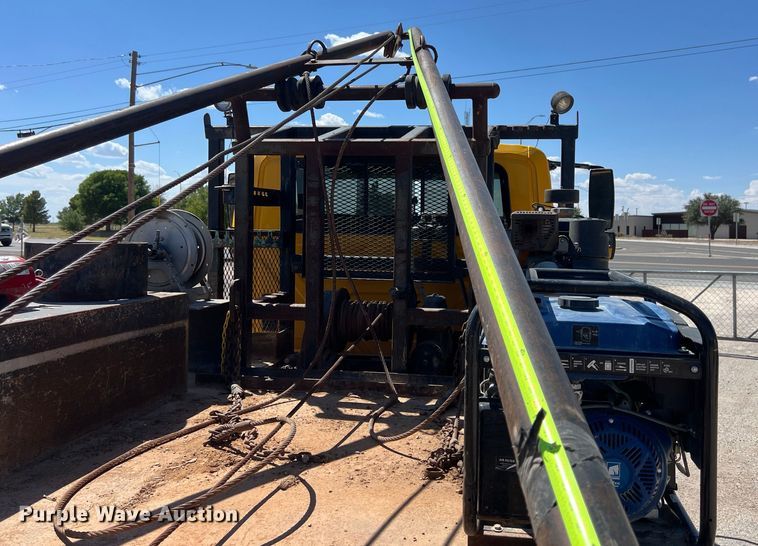 image for item DO2430 2009 International  DuraStar 4300 winch truck