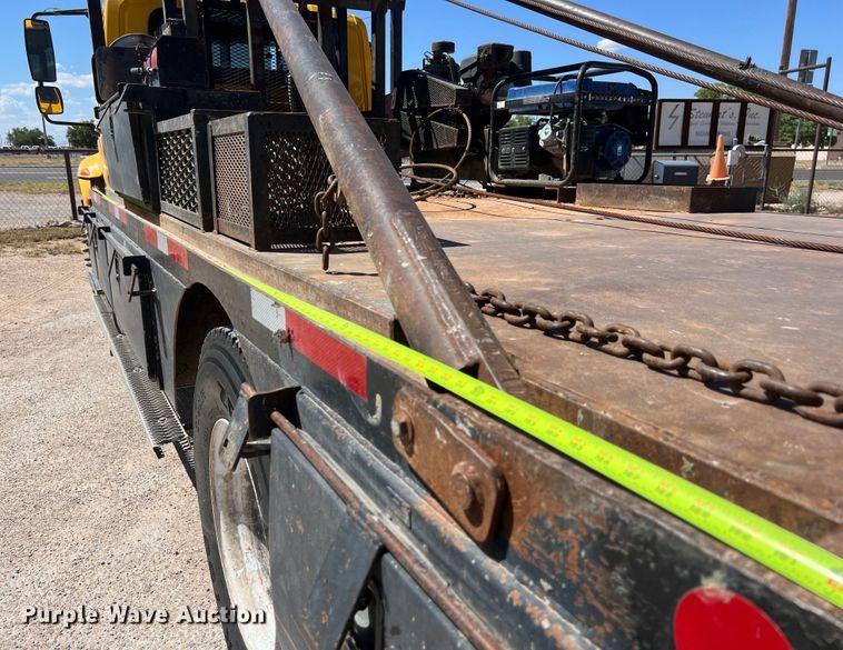 image for item DO2430 2009 International  DuraStar 4300 winch truck