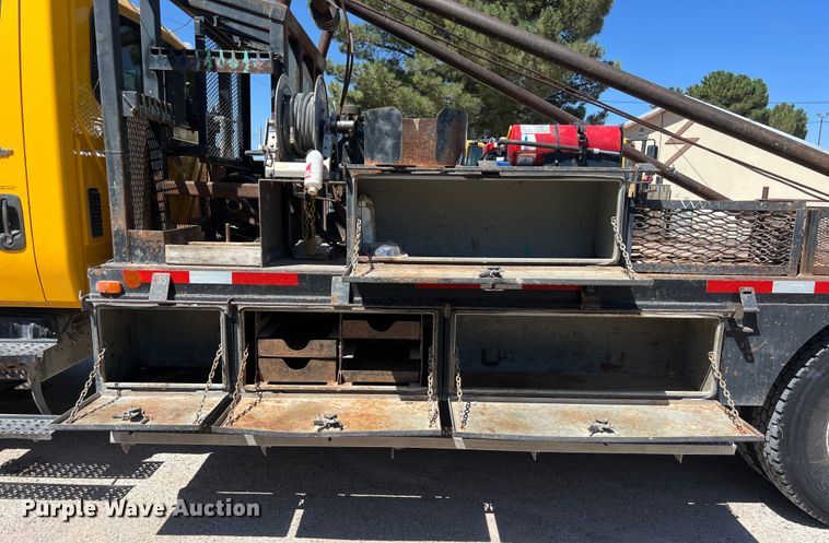 image for item DO2430 2009 International  DuraStar 4300 winch truck