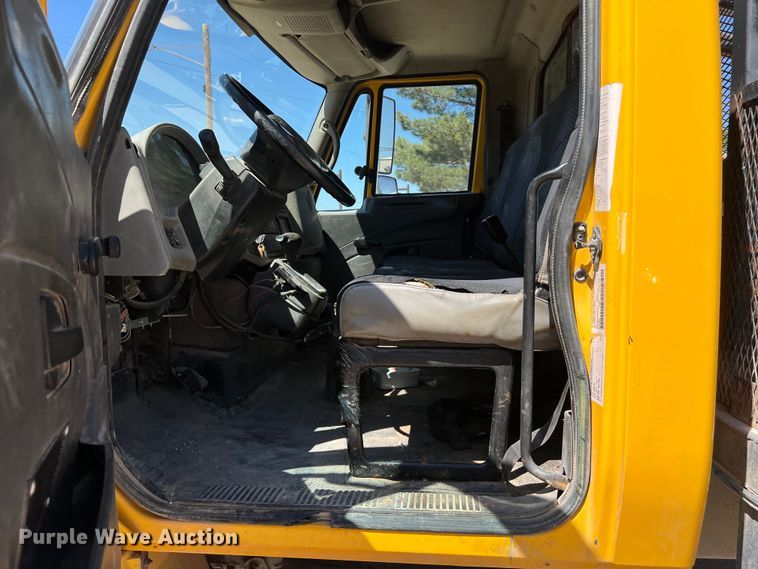 image for item DO2430 2009 International  DuraStar 4300 winch truck