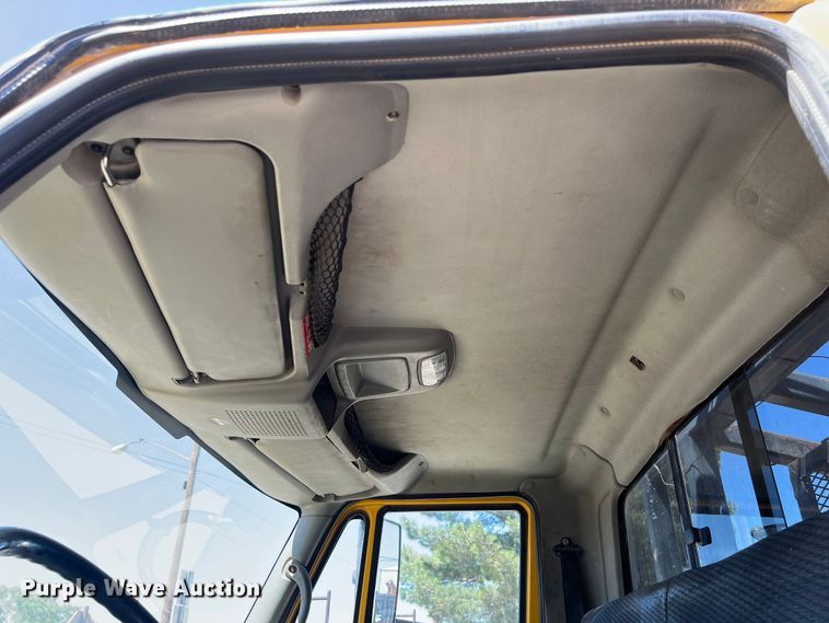 image for item DO2430 2009 International  DuraStar 4300 winch truck